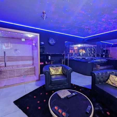 La Gold Room Jacuzzi & Sauna Prive Περπινιάν Εξωτερικό φωτογραφία