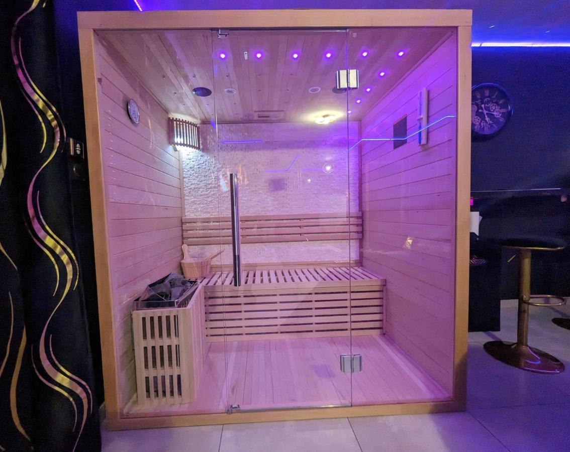 La Gold Room Jacuzzi & Sauna Prive Περπινιάν Εξωτερικό φωτογραφία