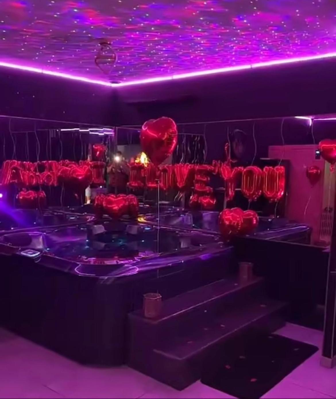 La Gold Room Jacuzzi & Sauna Prive Περπινιάν Εξωτερικό φωτογραφία
